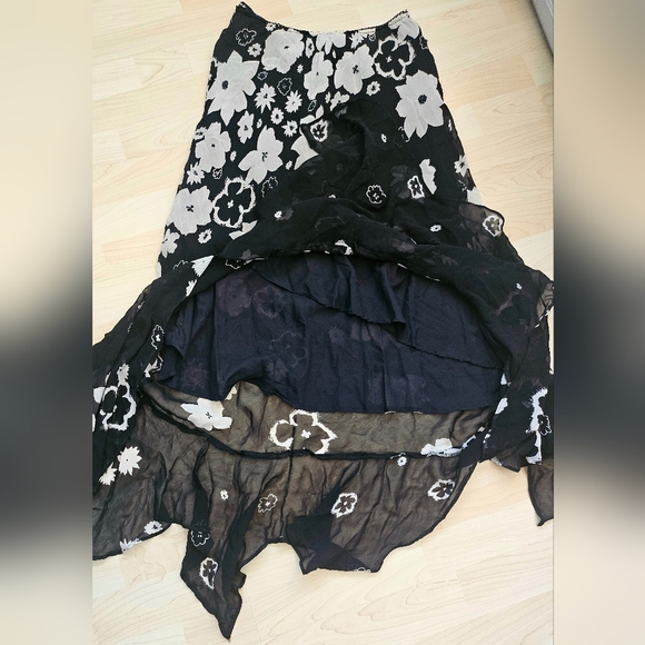 90s Black Asymmetrical Pointed Hem Floral Fairy Maxi Skirt With Beading - Picture 4 of 9